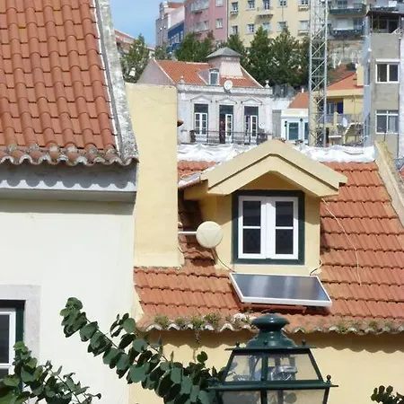 Mouraria I, Eco-duplex, French Balcony & Smart Check-in Apartman Lisboa