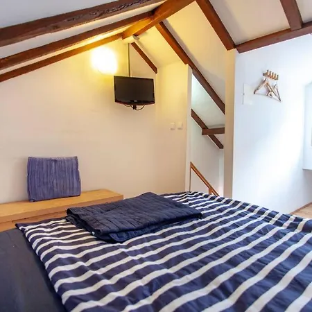 Mouraria I, Eco-duplex, French Balcony & Smart Check-in * Лісабон
