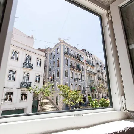 Apartment Mouraria I, Eco-duplex, French Balcony & Smart Check-in *