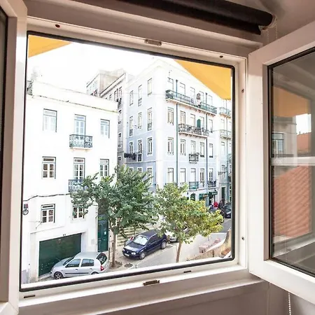 Mouraria I, Eco-duplex, French Balcony & Smart Check-in Apartman