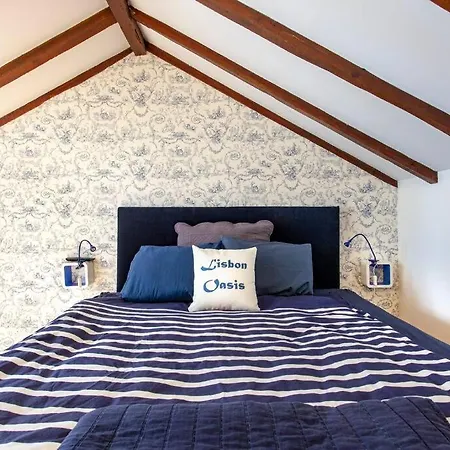 Mouraria I, Eco-duplex, French Balcony & Smart Check-in Daire *