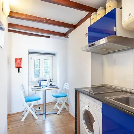 Apartment Mouraria I, Eco-duplex, French Balcony & Smart Check-in Lisbon