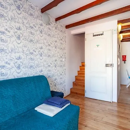 Mouraria I, Eco-duplex, French Balcony & Smart Check-in Lisbon