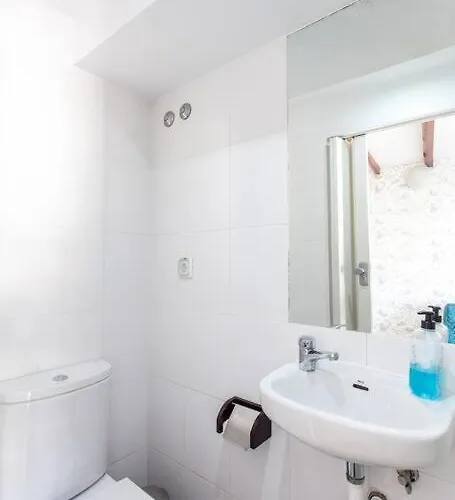 Mouraria I, Eco-duplex, French Balcony & Smart Check-in Lisboa